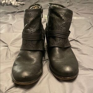 Chic Charcoal Ankle Boots with Cutout Design